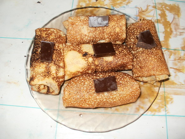 Блинчики с черносливом и грецким орехом