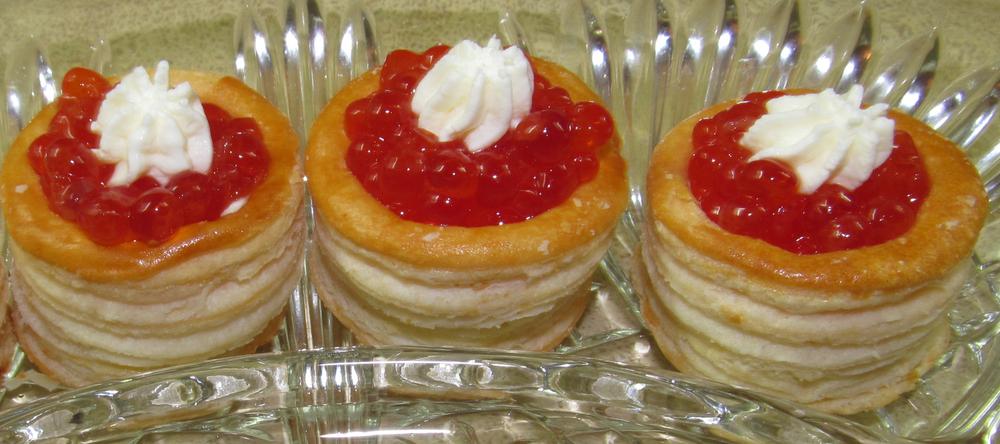 Тарталетки с икрой и сливочным сыром
